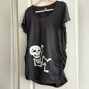 Bloom Maternity HALLOWEEN Large Skeleton Baby Pregnancy Graphic Tee - Gray